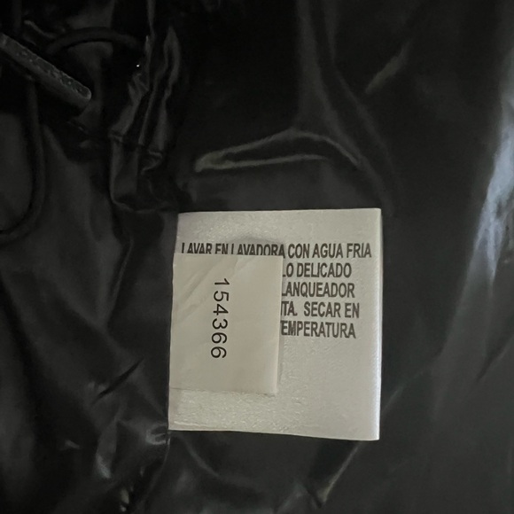 Women’s Black Puffer Jacket - Picture 4 of 5